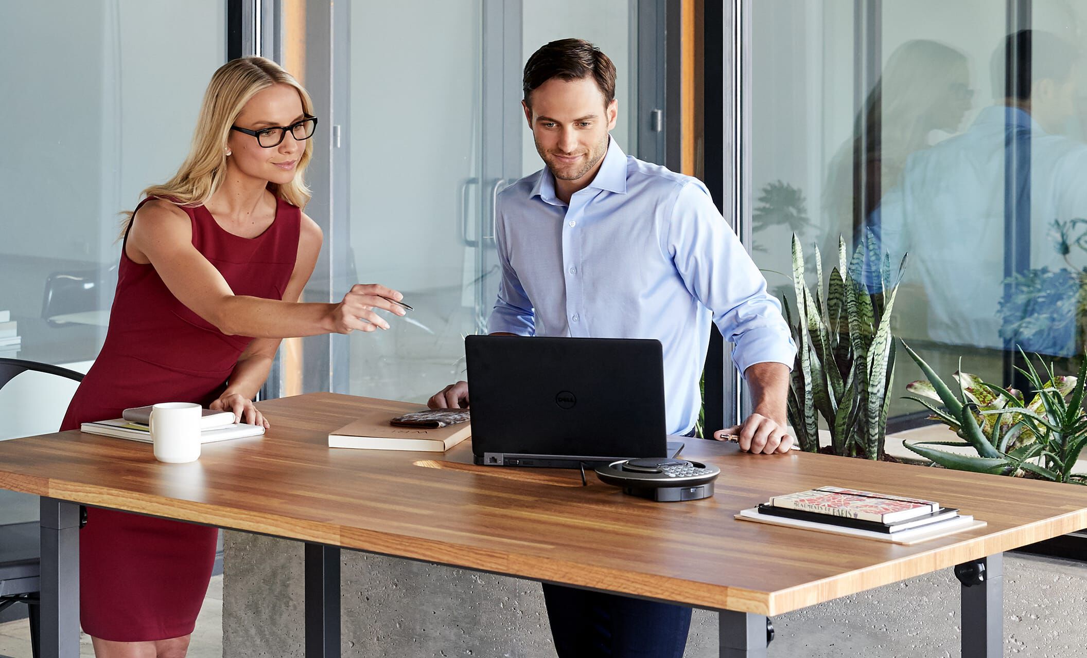 Standing meeting deals table